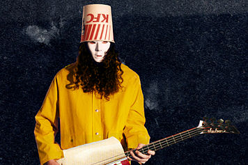 http://zembla.cementhorizon.com/archives/Buckethead.jpg